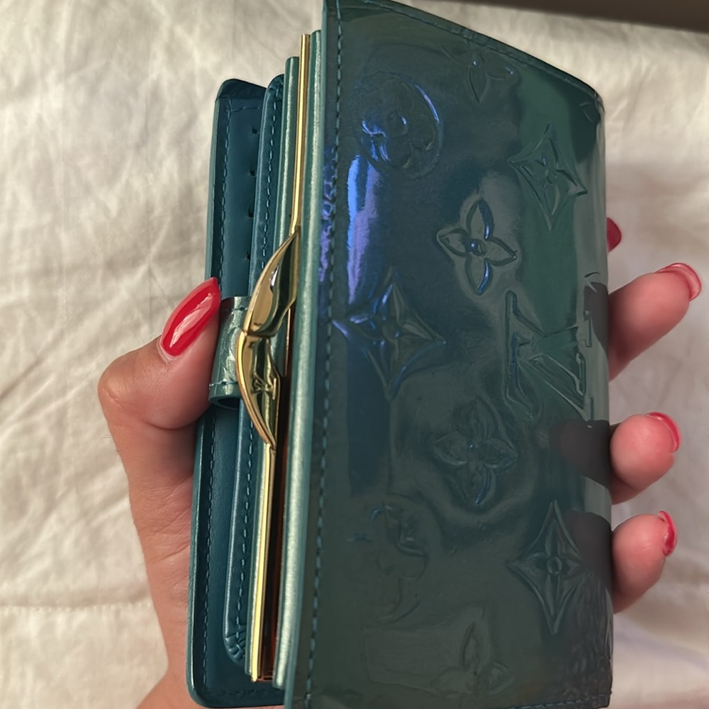 Louis Vuitton Vernis Leather French Wallet - Picture 16 of 16